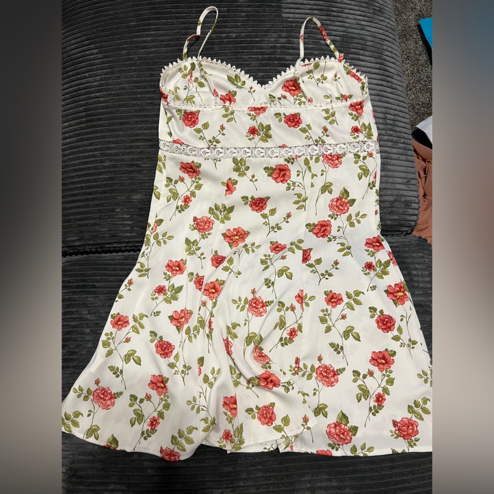La Hearts Floral Dress with Red and Green Accents - Picture 2 of 3